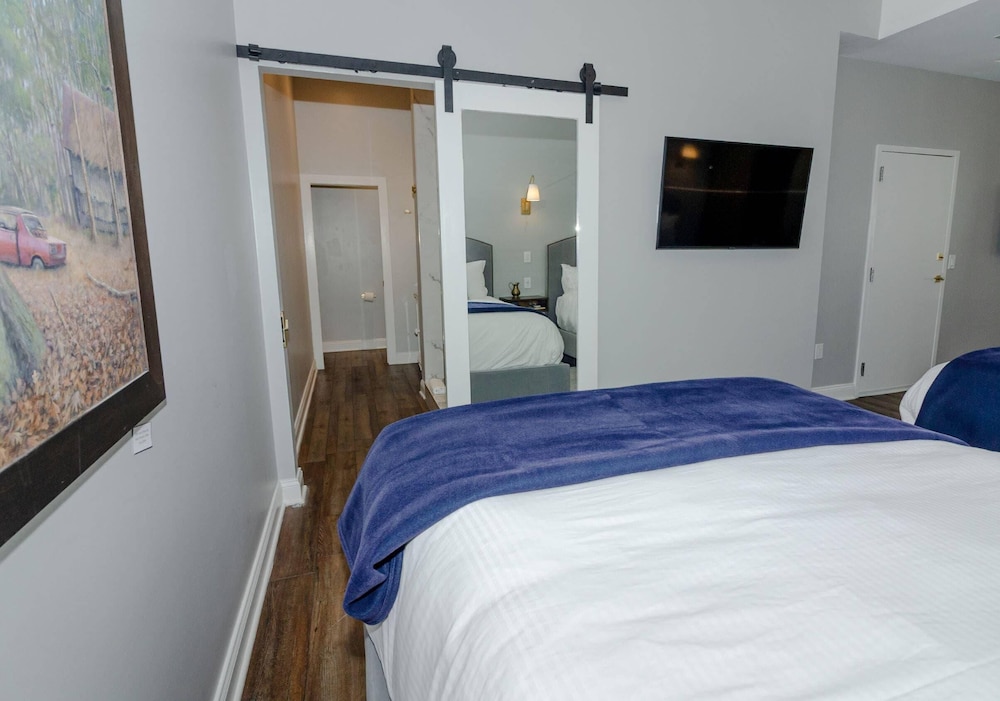 Suite, 2 Queen Beds, Non Smoking - Photo 10