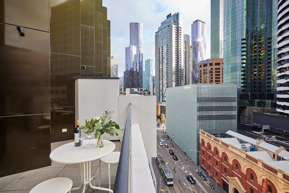 Penthouse Apartment - Photo 2