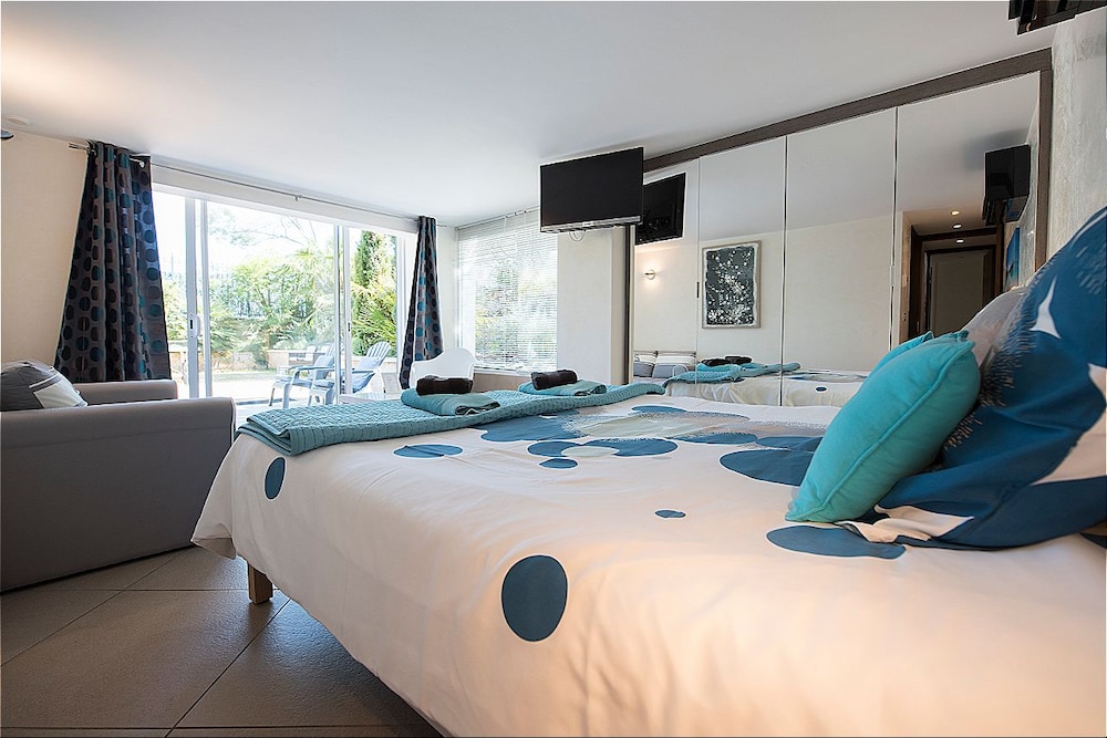 Double Room, 1 King Bed, Garden View (Calciet) photo 1
