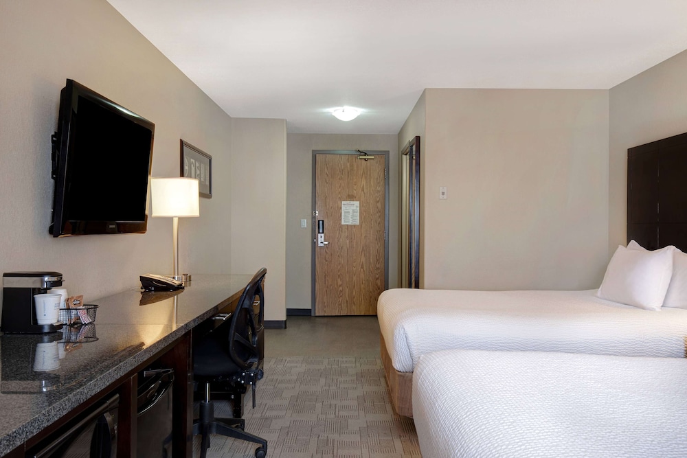 Classic 2 Queen Bed Room - Photo 2