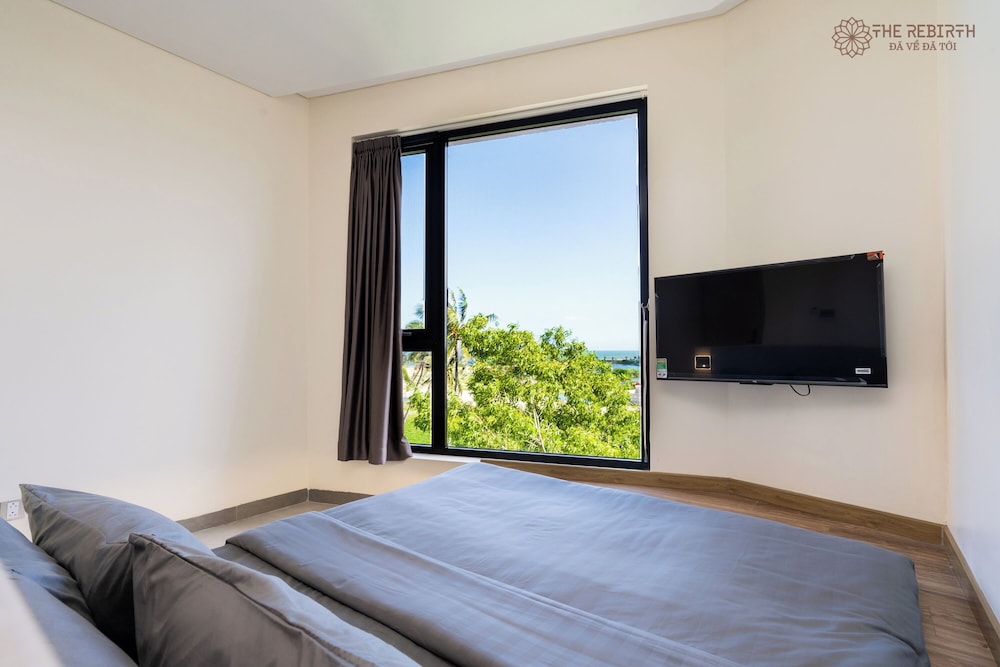Deluxe Apartment, 1 King Bed, Pool Access, Sea View photo 2
