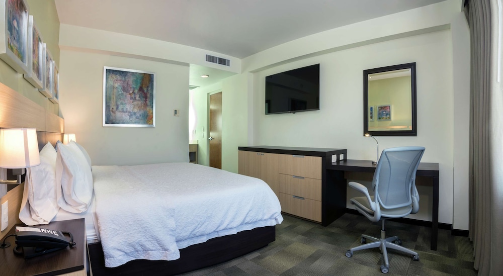 King, Kitchenette