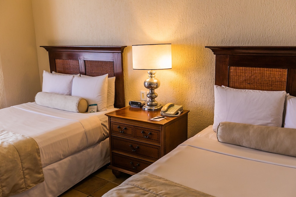 Elite Room, 2 Double Beds, Garden View - Photo 1