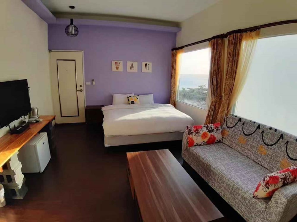 Signature Room, Refrigerator, Partial Ocean View photo 2