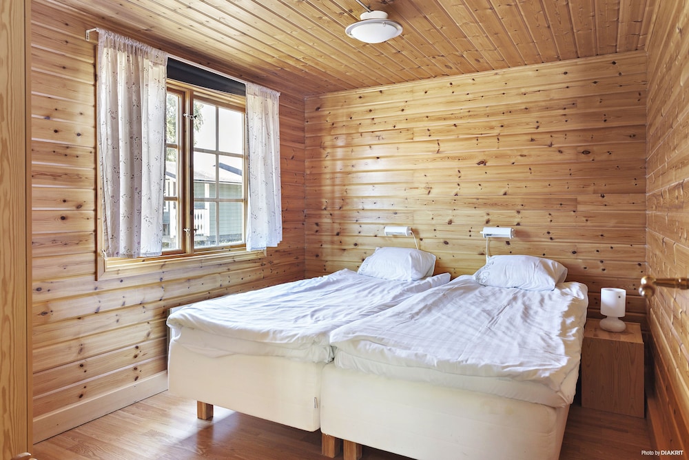 Bungalow, 2 Bedrooms photo 2