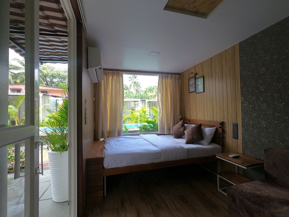 Upper Deck - Photo 6