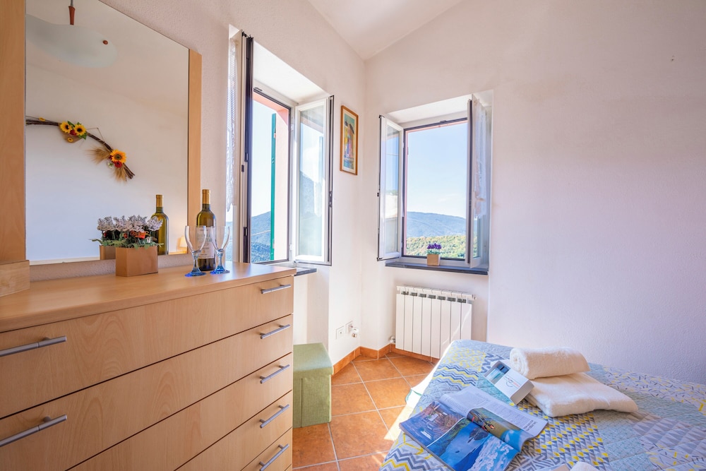 Family House, 2 Bedrooms, Mountainside (Paulotti Antico Borgo First Floor) photo 3