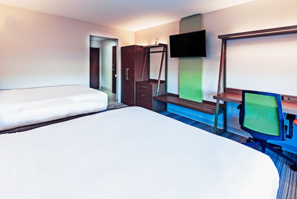 Standard Room, 2 Queen Beds, Accessible, Non Smoking (Communications)