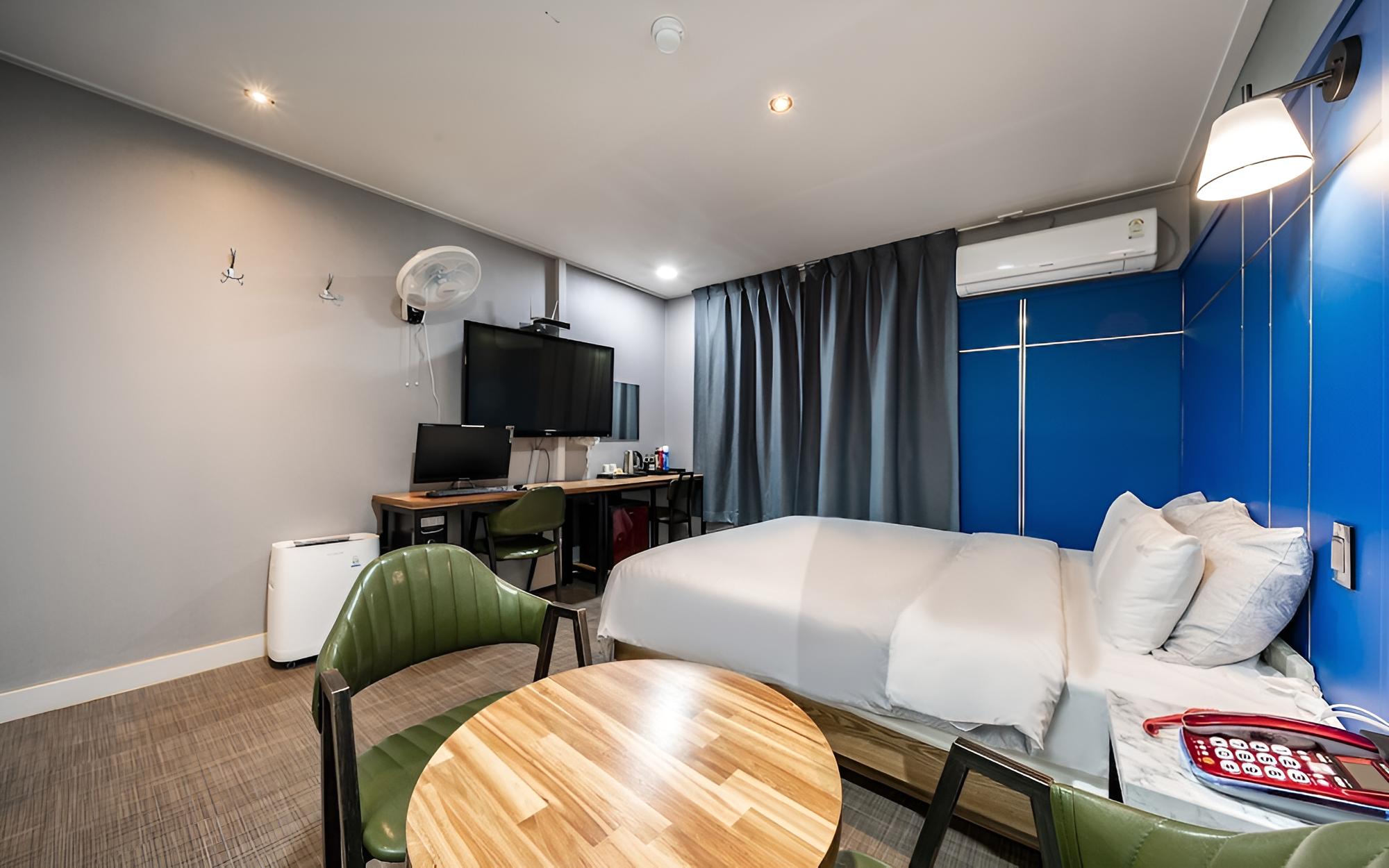Room (Deluxe Double (Additional charge for ) - Photo 1