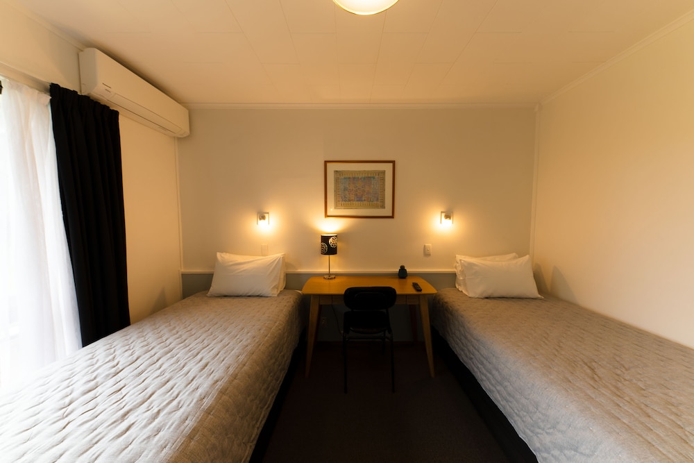 Standard Studio, 2 Twin Beds, Non Smoking - Photo 1