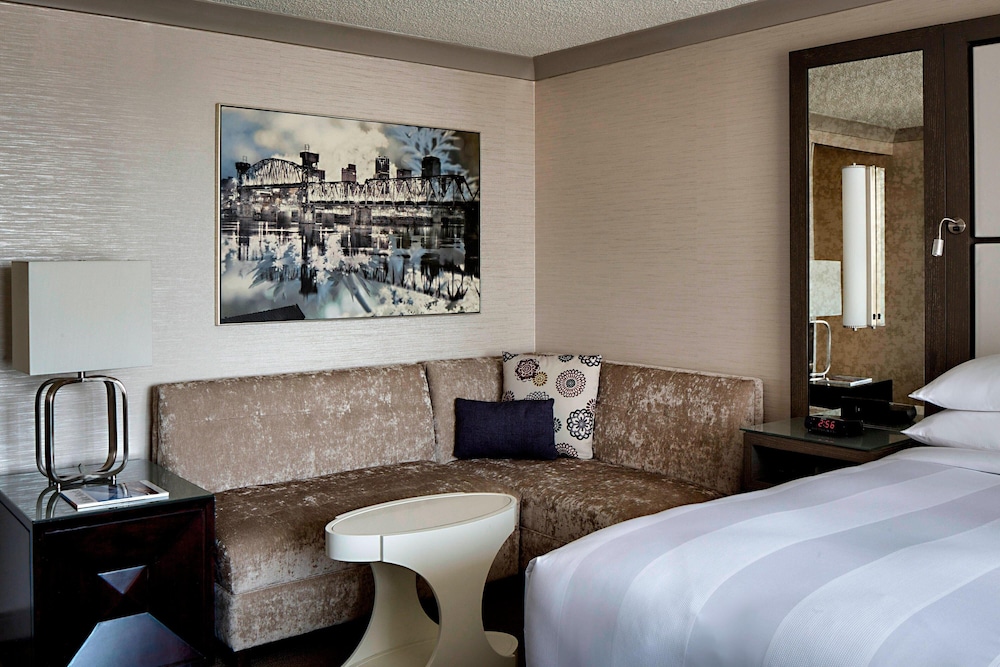 Room, 1 King Bed photo 3