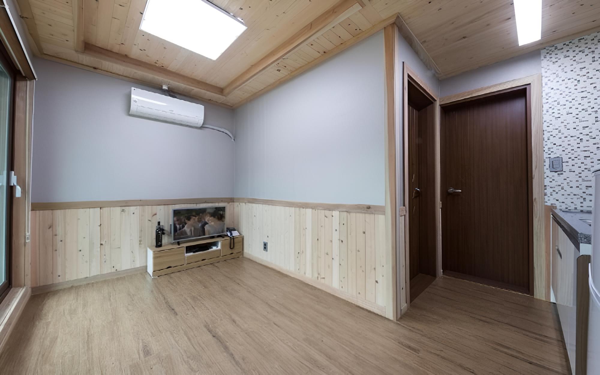 Room (Cherry Blossom) photo 2