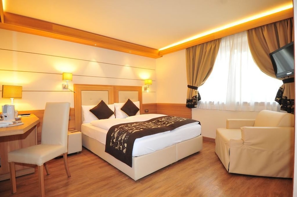 Basic Double or Twin Room photo 2
