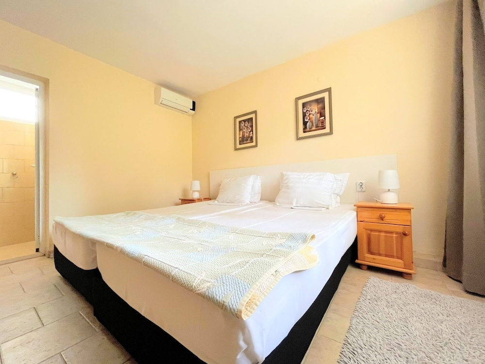 Economy Double Room, Patio - Photo 4