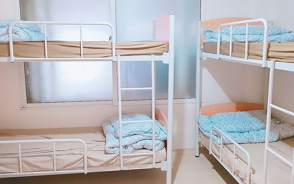 Room (6 Person Dormitory) photo 1