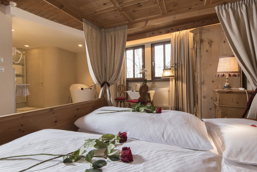 Honeymoon Suite photo 1