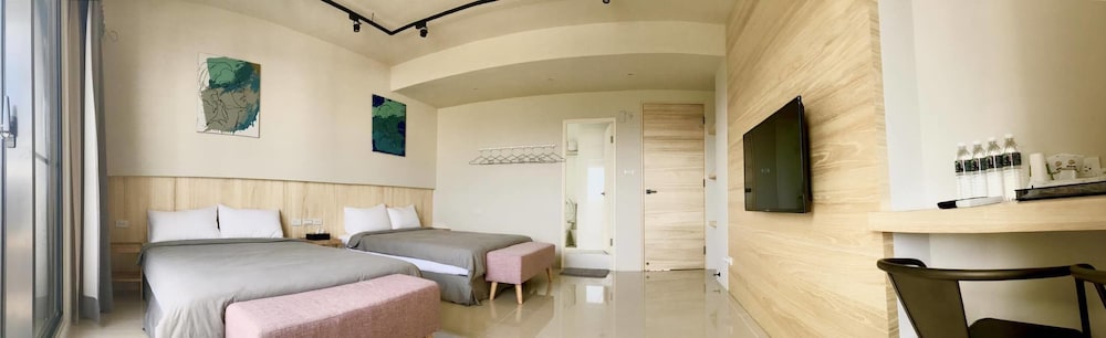 Quadruple Room, Non Smoking photo 3