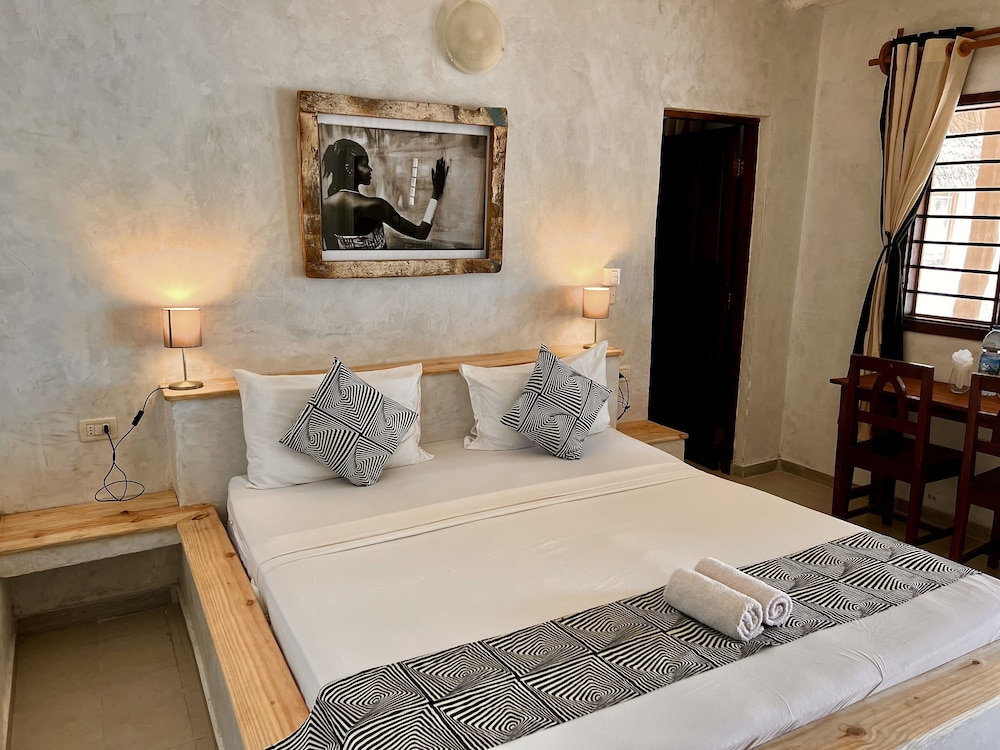 Standard Room, Multiple Beds, Sea View photo 1