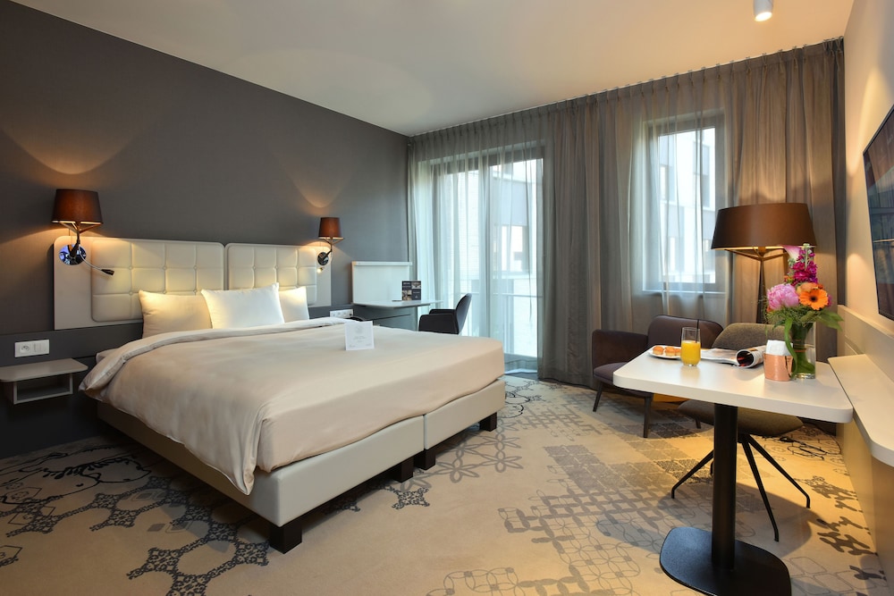 Superior Double Room, 1 King Bed photo 3