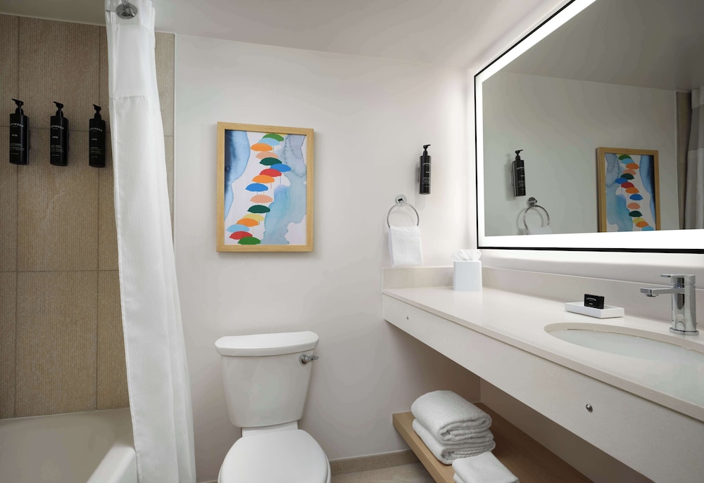 Suite, 1 King Bed, Ocean View - Photo 6