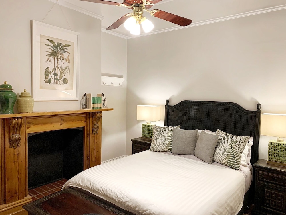 Luxury Apartment, 1 Queen Bed photo 3
