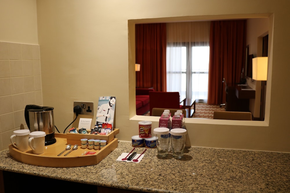 Suite, 1 Bedroom, Balcony - Photo 37