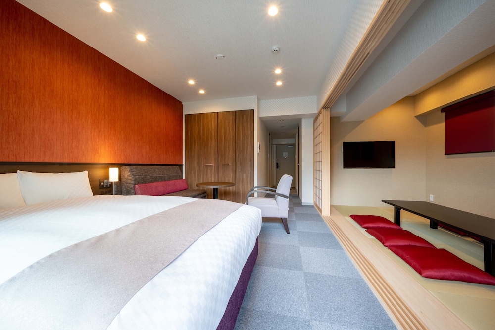 Japanese suite photo 2