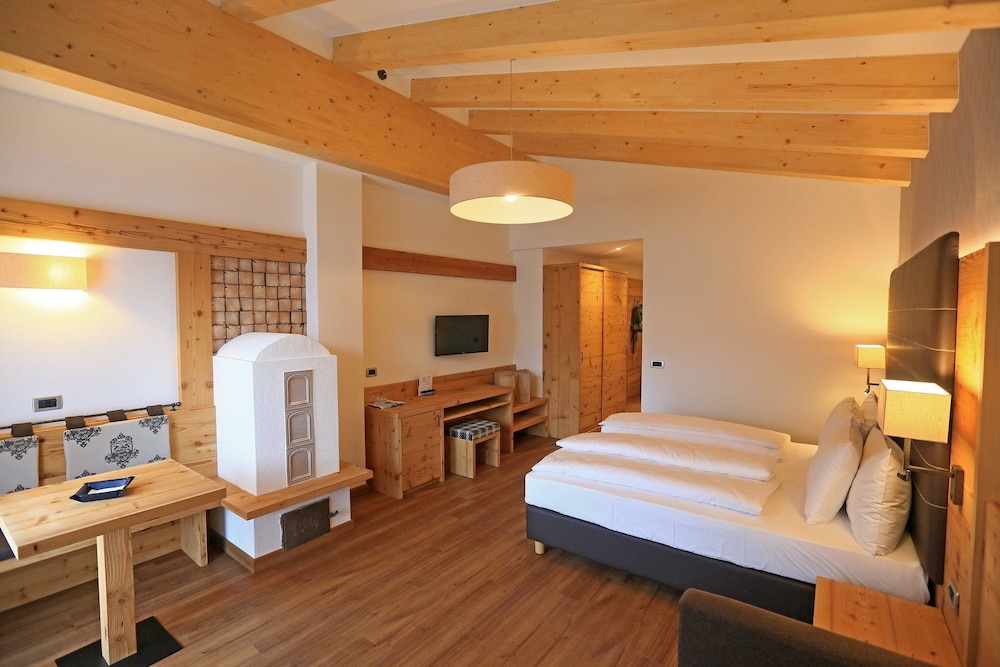 Superior Double or Twin Room - Photo 3