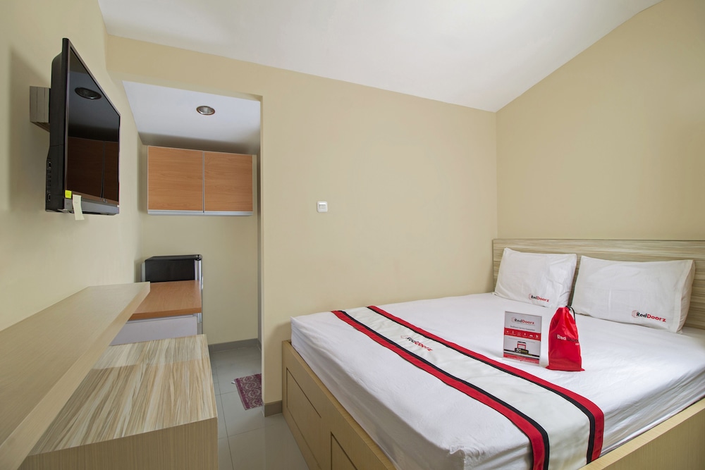 Reddoorz Room