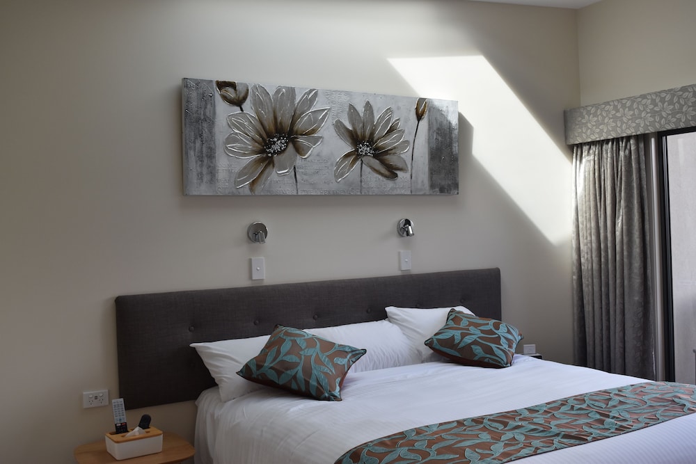 Deluxe Studio, 1 Bedroom, Kitchenette, Mountain View photo 3
