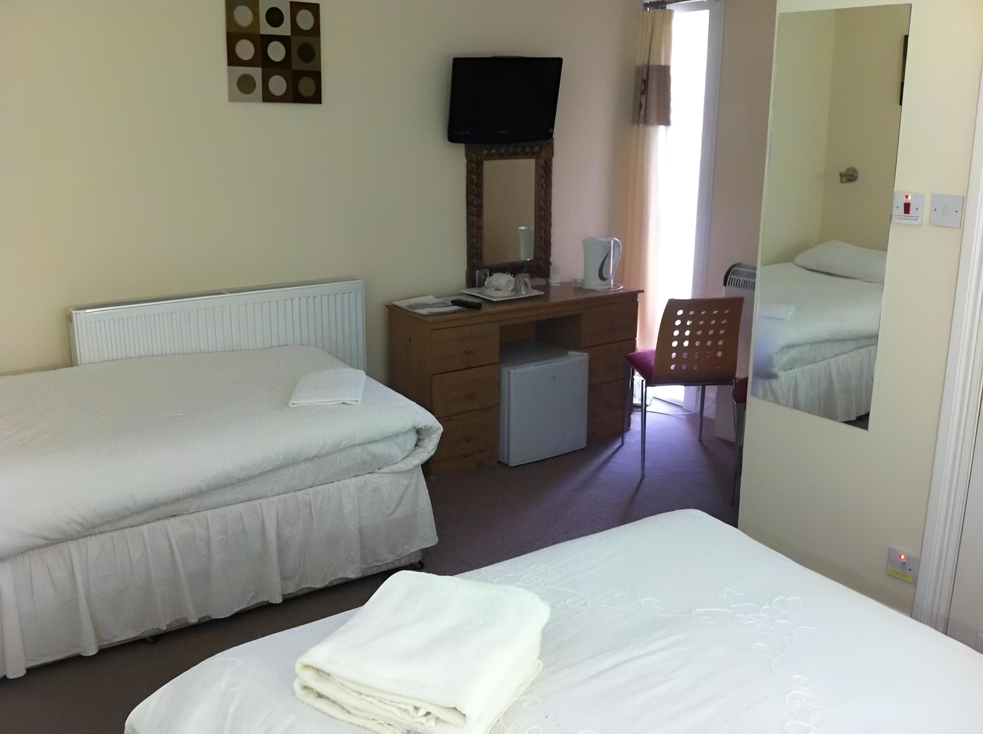 Standard Twin Room, 2 Twin Beds photo 1