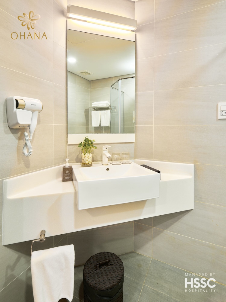 Deluxe Ocean View Twin with Balcony - Photo 17