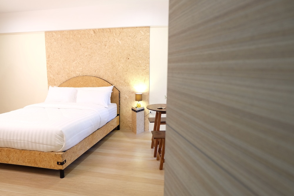 Deluxe Double Bedroom photo 2