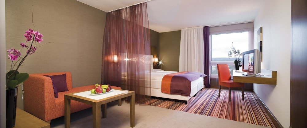 Suite, 1 Bedroom - Photo 3
