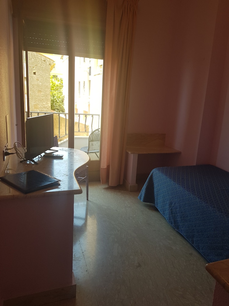 Single Room, Balcony photo 3