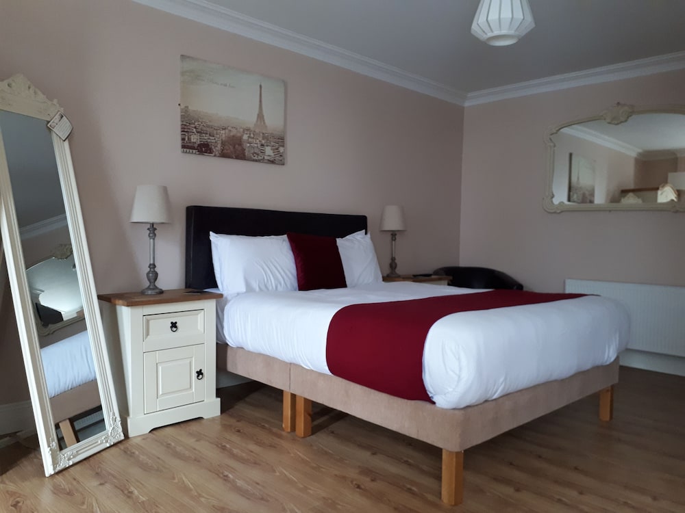 Double Or Triple Room - Courtyard photo 1