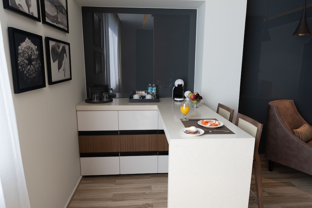 Deluxe Suite photo 2