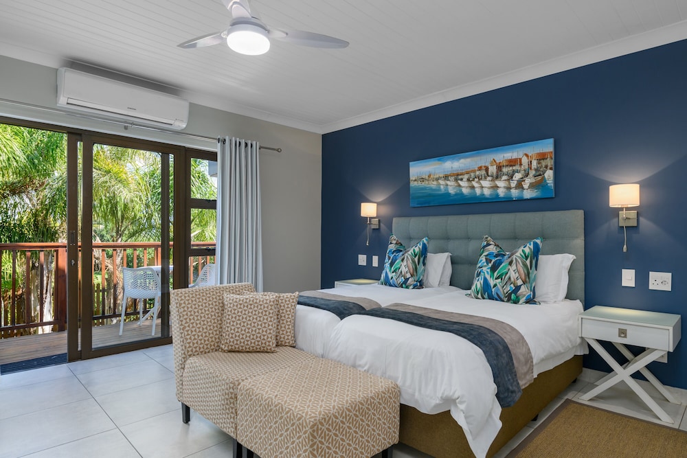 Twin Room with Patio photo 1