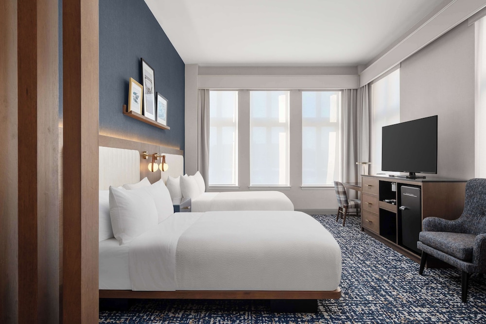 Room, 2 Queen Beds, Accessible, Corner (Mobility, Bathtub) - Photo 4