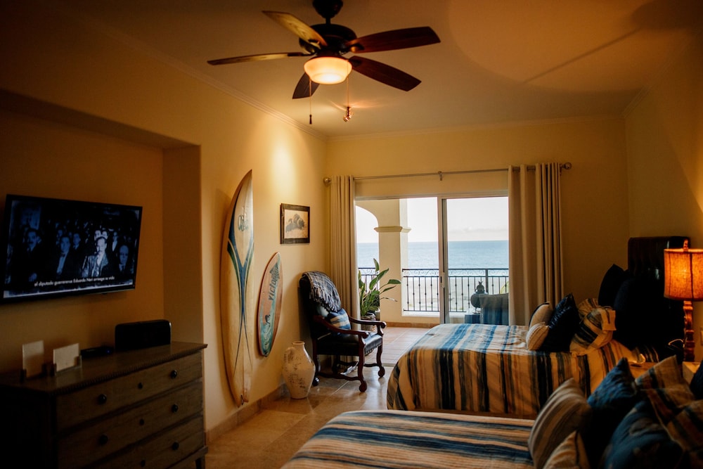 Condo, 2 Bedrooms photo 3