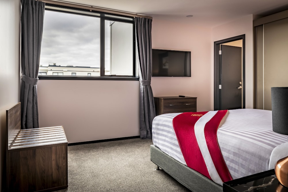 Two Bedroom Suite with Two Bathrooms - Photo 14