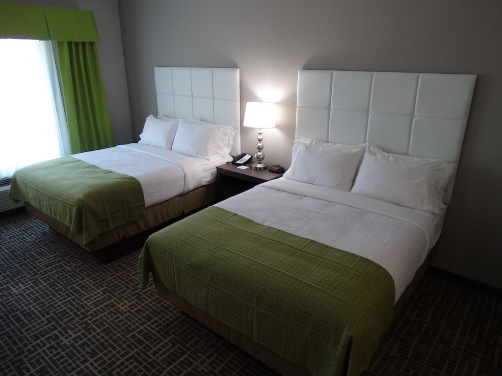 Standard Room, 2 Double Beds, Accessible (Communication, Roll-In Shower) photo 2