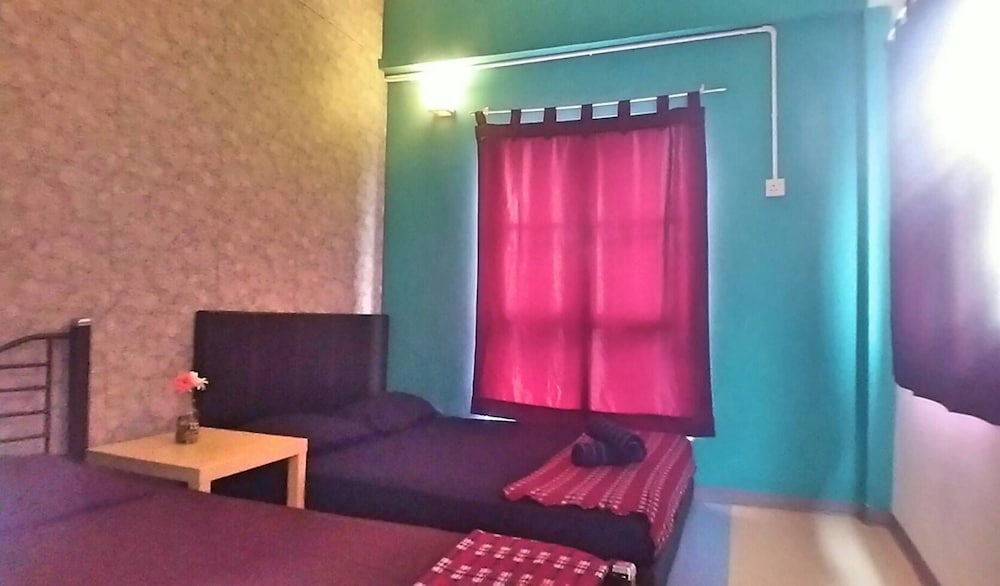 Triple Room, Shared Bathroom (With Air Con) photo 1