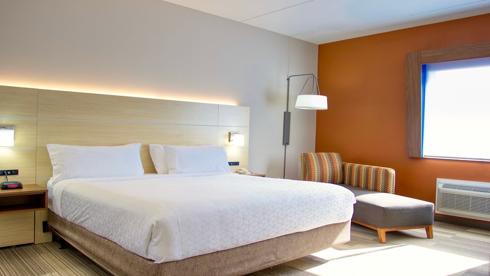 Standard Room, 1 King Bed - Photo 1
