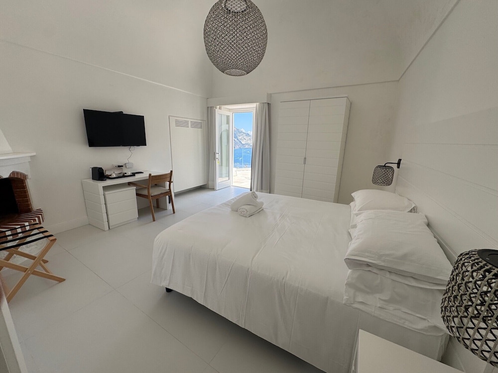 Deluxe Double or Twin Room - Photo 3