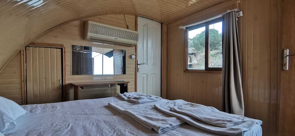 Basic Tent, 1 Double Bed, Partial Sea View, Slope side photo 1