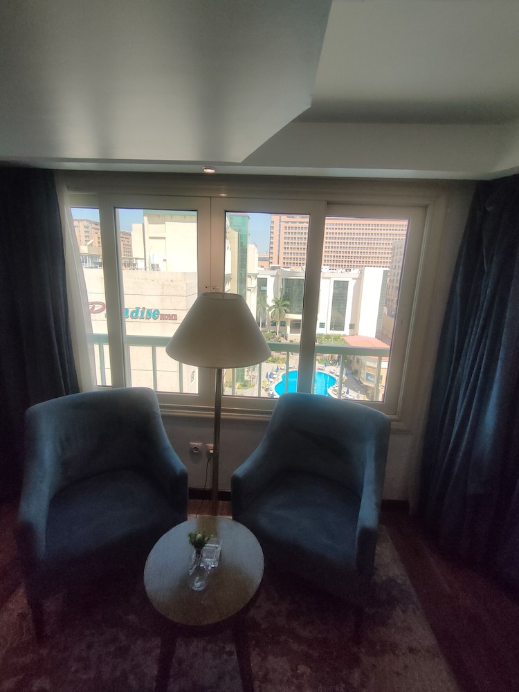 Available room thumbnail 5