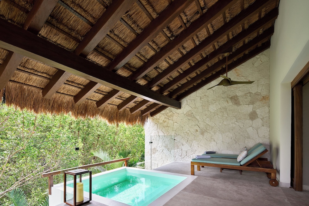 Treetop Double Pool Villa photo 3