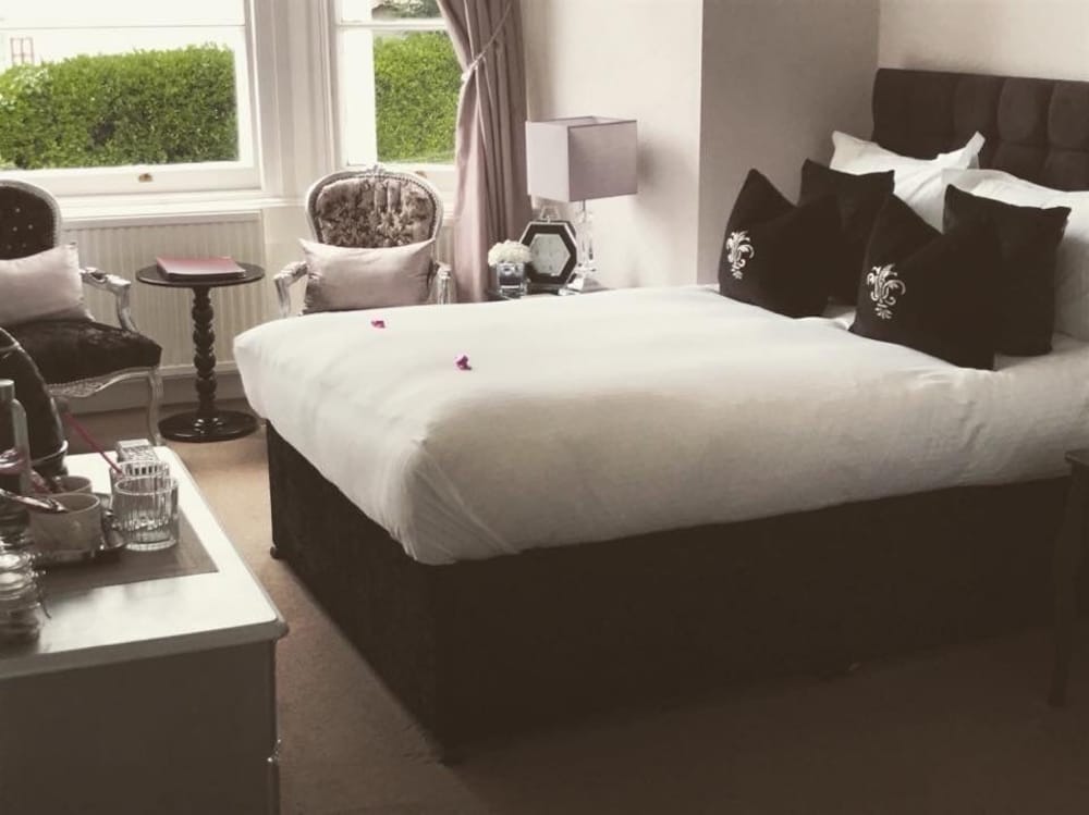 Double Room (No1)