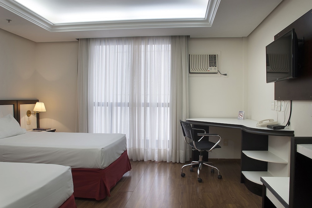 Classic Triple Room, Multiple Beds photo 2